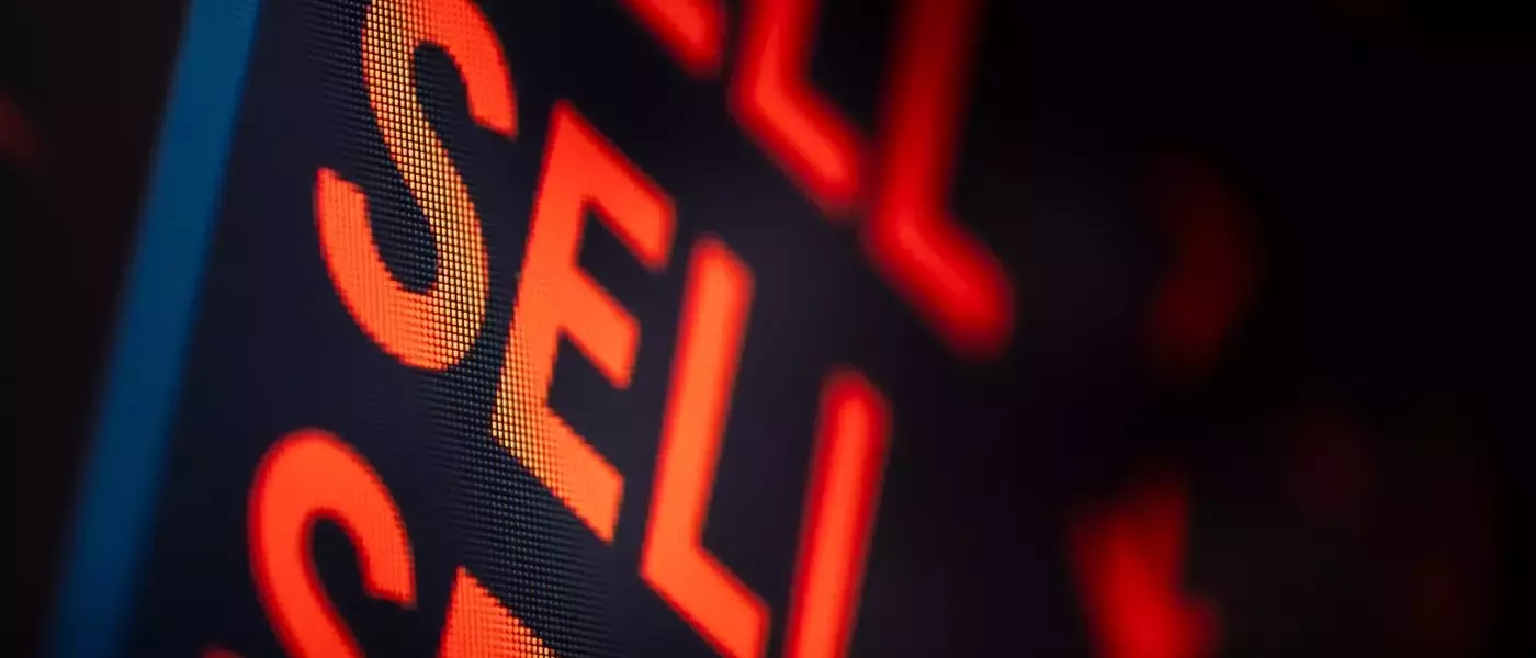 Dell's Market Surge Driven by AI Server Demand: A Call for Profit-Taking