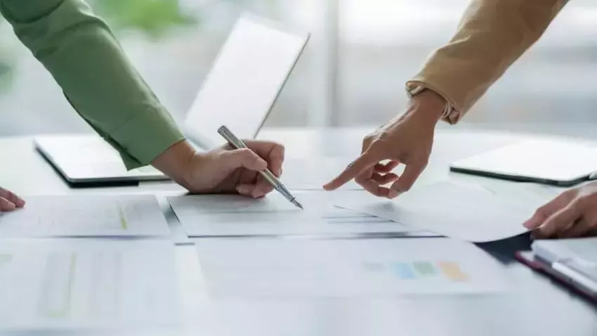 Unpacking the Venture Secondary Market: The Influence of Tech Giants