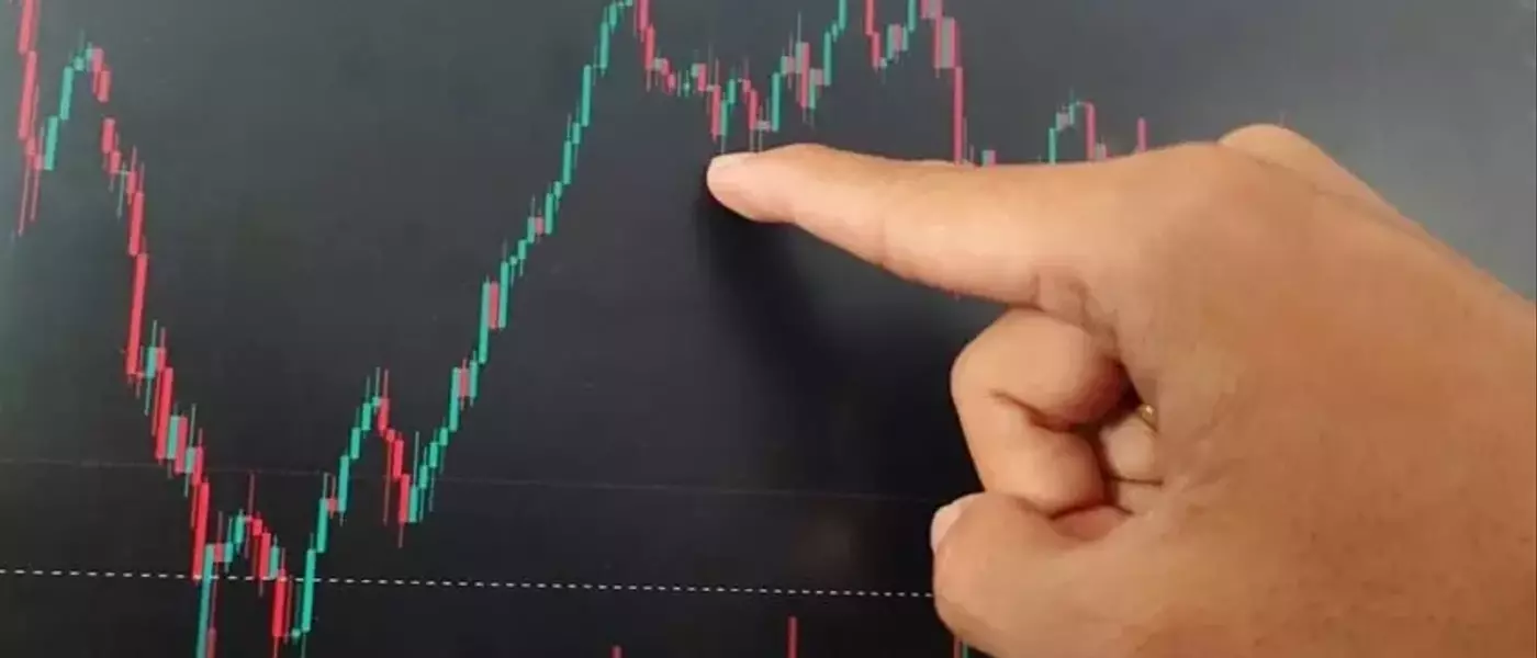 Five Key Stocks Drawing Investor Attention: Broadcom, CrowdStrike, Xos, Navitas Semiconductor, and Five Below