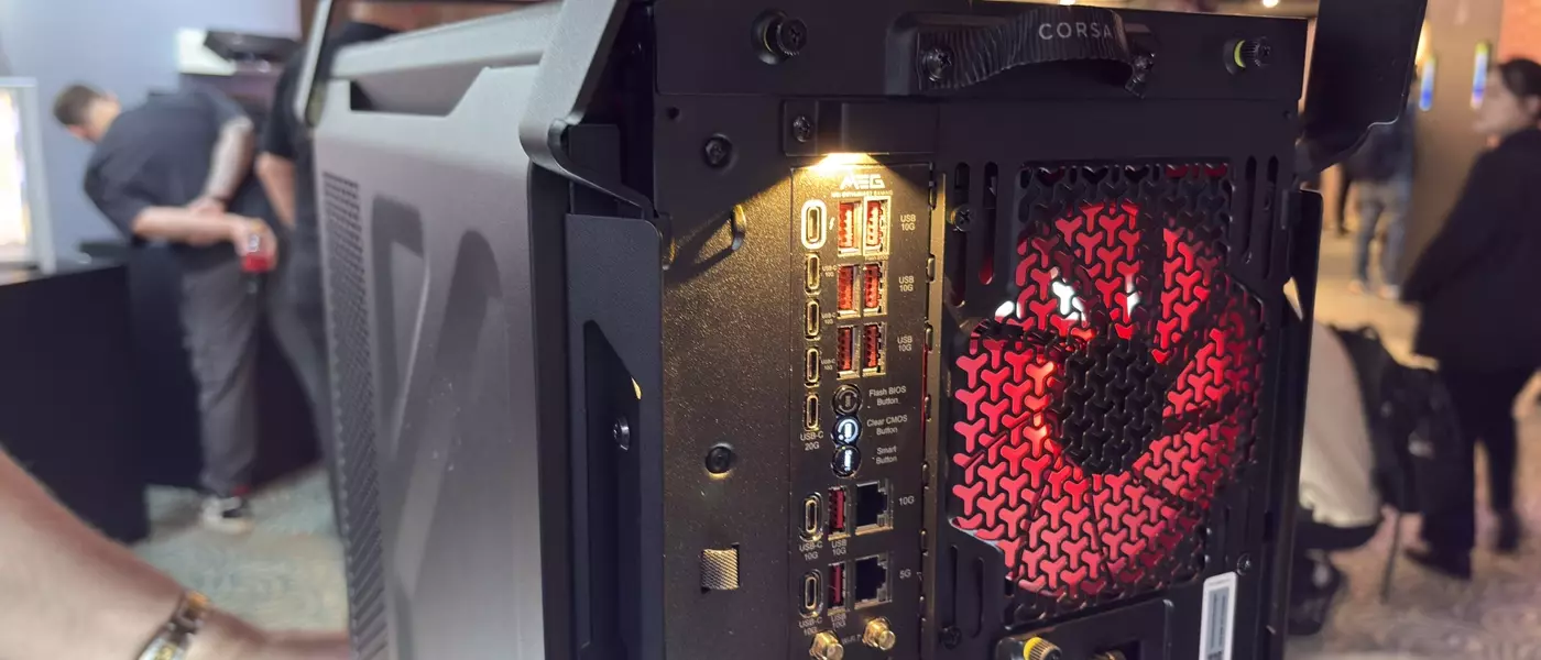 Corsair Launches Fighter Jet-Inspired PC Case 'Warthog'