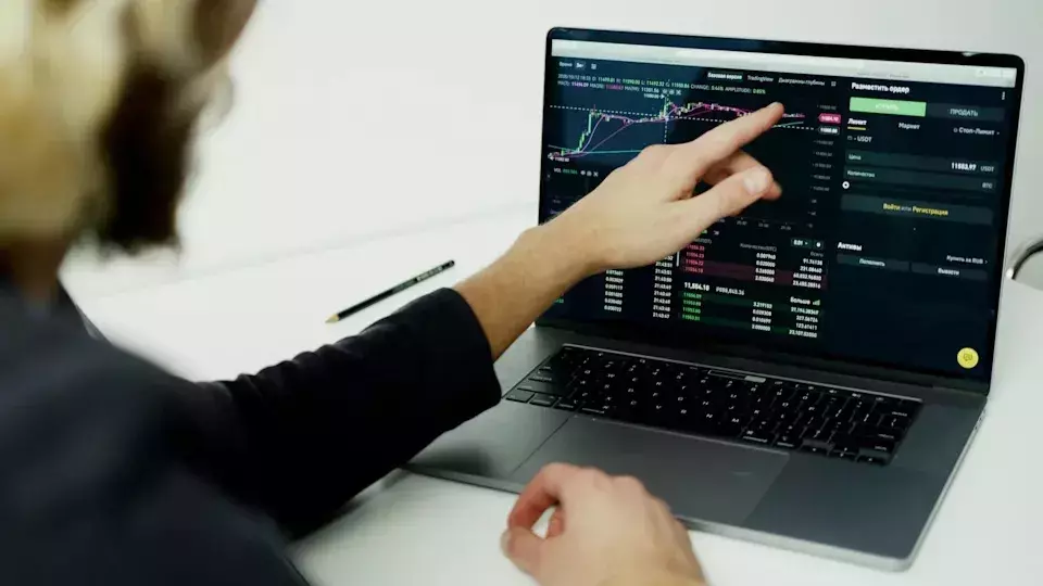 Jim Cramer's View on Axon: High Valuation and Market Sentiment