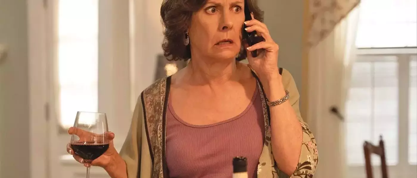 Laurie Metcalf's Command of Complex Maternal Roles Across Genres
