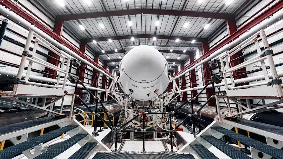 Choosing Between Vanguard ETFs for SpaceX IPO Exposure