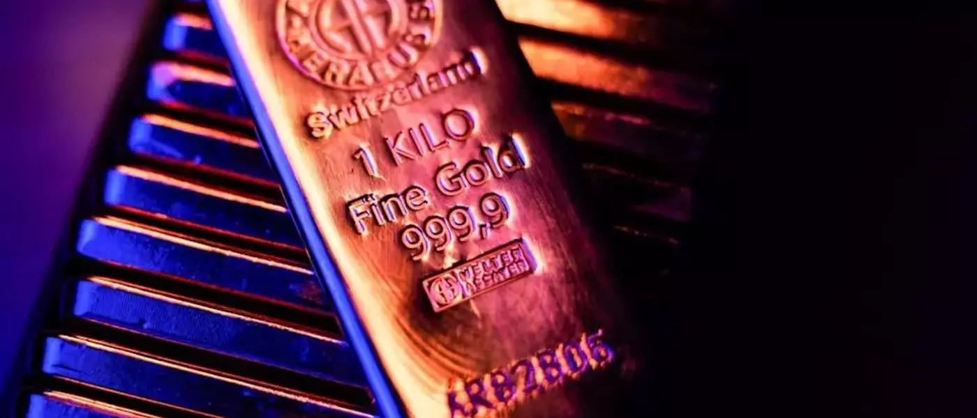 Gold Prices Drop Amid Middle East Tensions