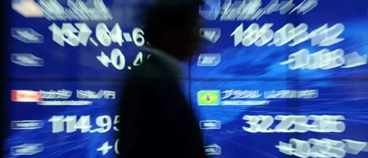 Japanese Investors Make Largest Foreign Stock Divestment in Five Years Amidst Global Concerns