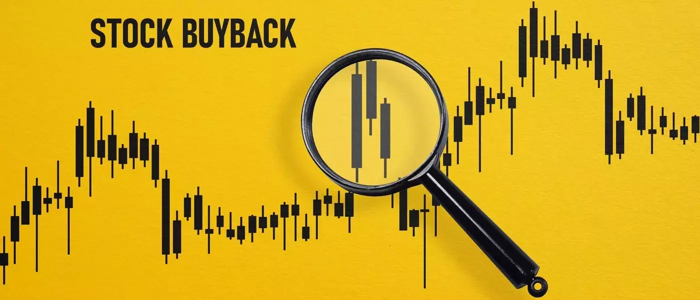 Corporate Cash: Shifting from Buybacks to AI Investments