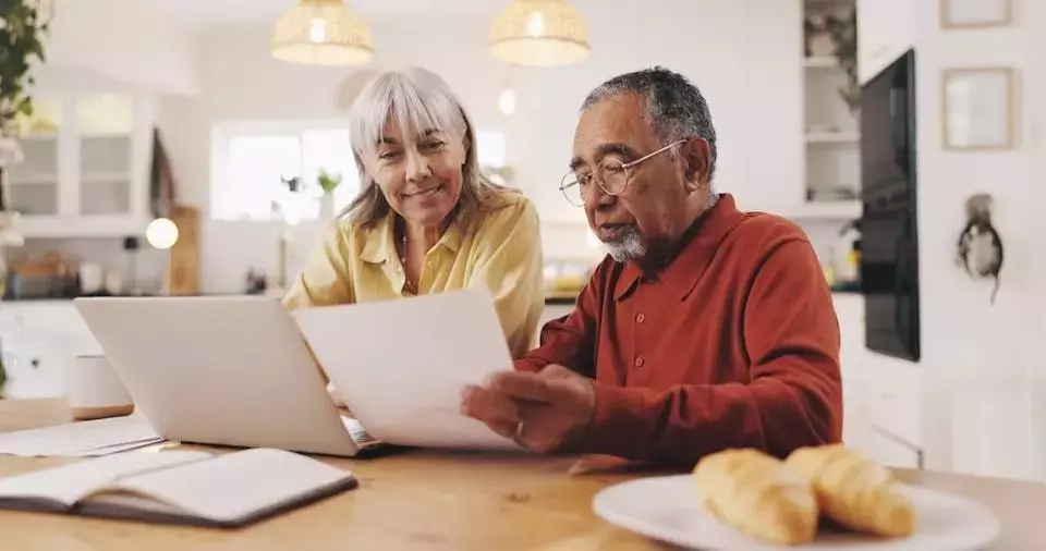 Navigating Retirement: Achieving a $6,500 Monthly Lifestyle with a $1.7 Million Portfolio