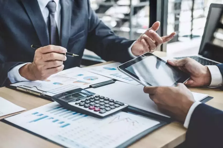 Leading Tech and Telecom Stocks Poised for Significant Growth in June