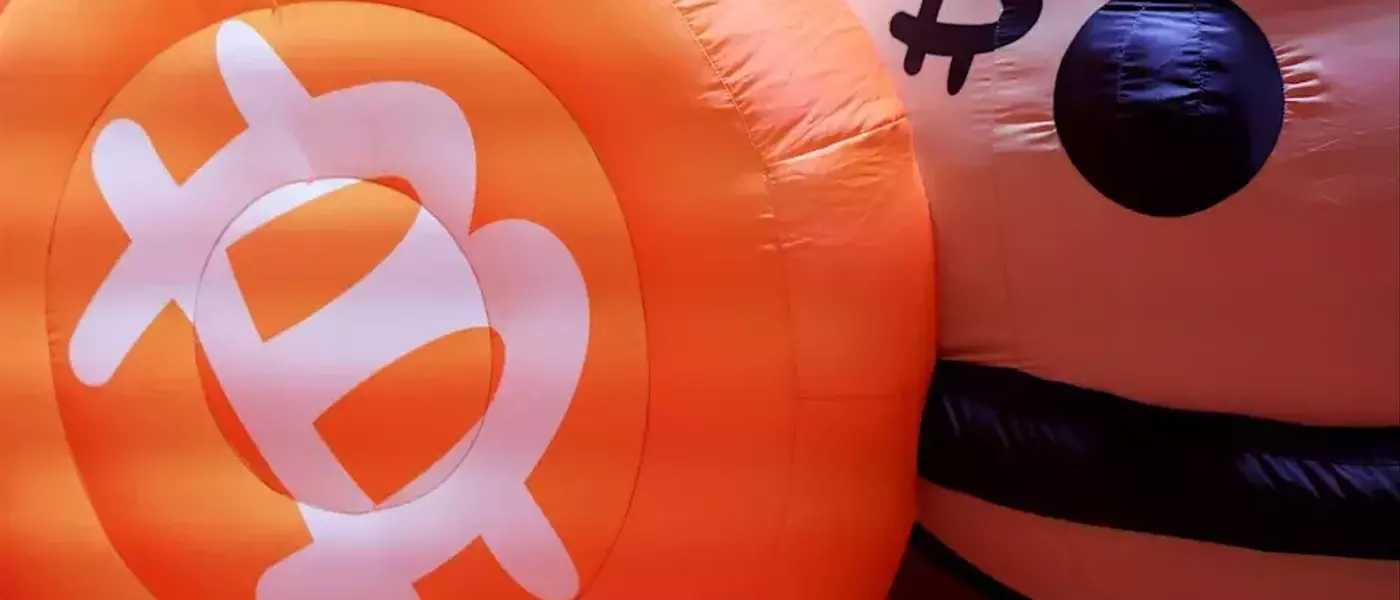 Bitcoin Surges to Two-Week High Amid US-Iran Hormuz Pact
