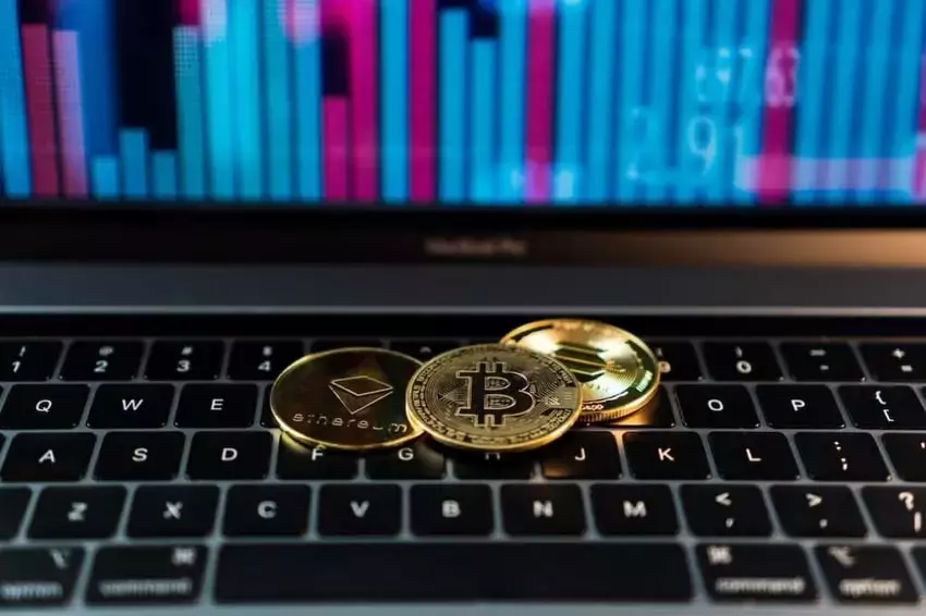 Cryptocurrency Market Rebounds: Bitcoin Surpasses $66,000 as ETF Demand Shifts 'Crypto Winter' to Opportunity