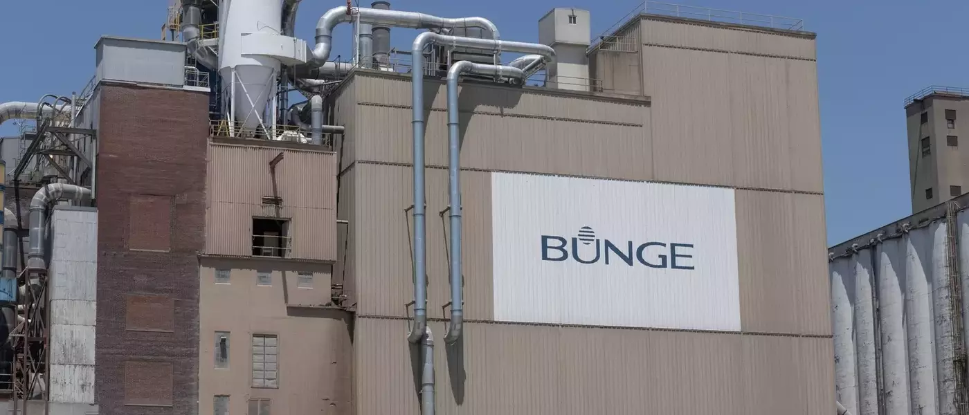 Bunge Stock Rating Adjusted: From 'Buy' to 'Hold' Amidst Near Record Highs