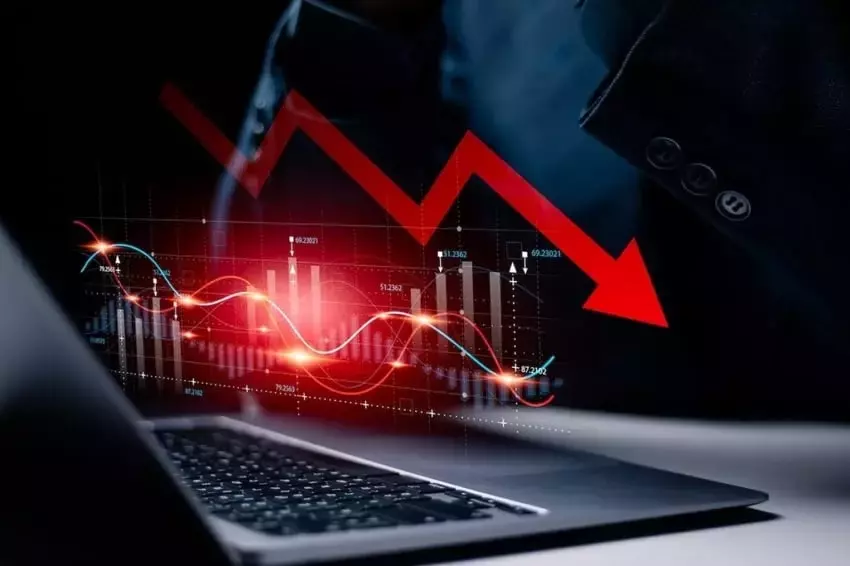 Aditxt Shares Decline Amidst Major Shareholder Activity
