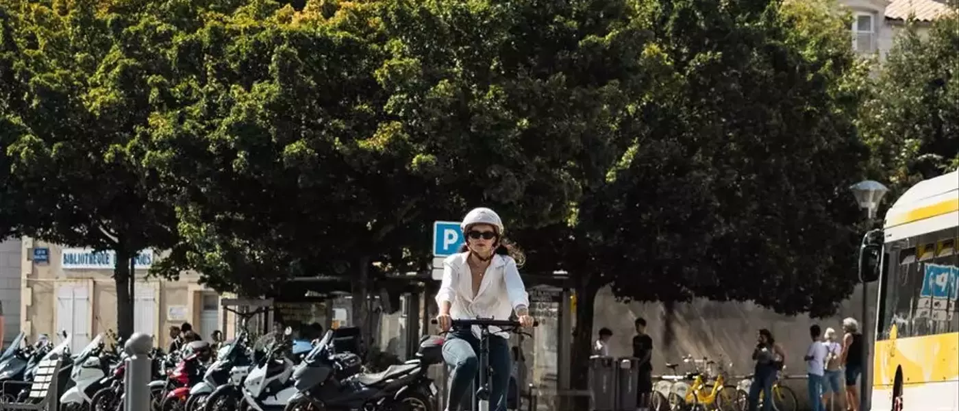 Cyclisme sous la Canicule : Guide Complet pour Rouler en Toute Sécurité