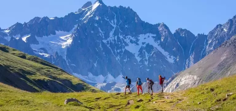 Guide Essentiel du Randonneur Respectueux dans les Hautes Vallées