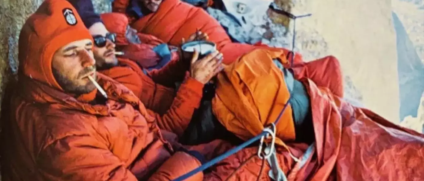L'ascension légendaire de la Tour de Trango en 1976 : triomphe sur la « fissure mortelle »