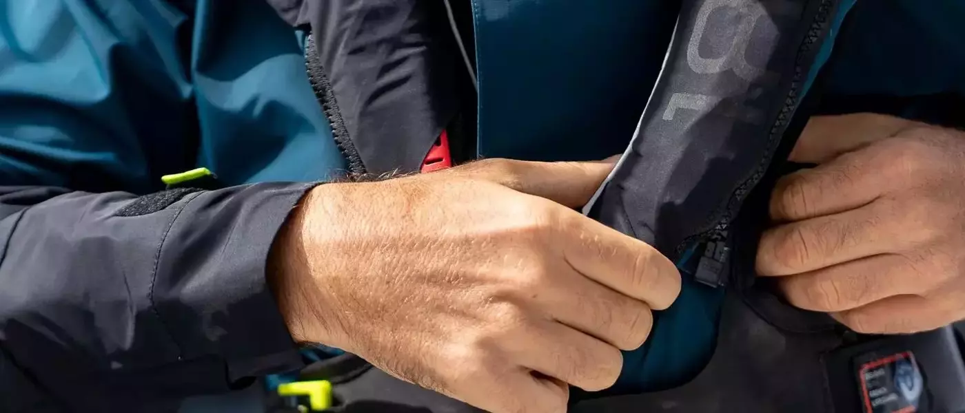 Maintenir votre gilet de sauvetage en parfait état : un guide essentiel