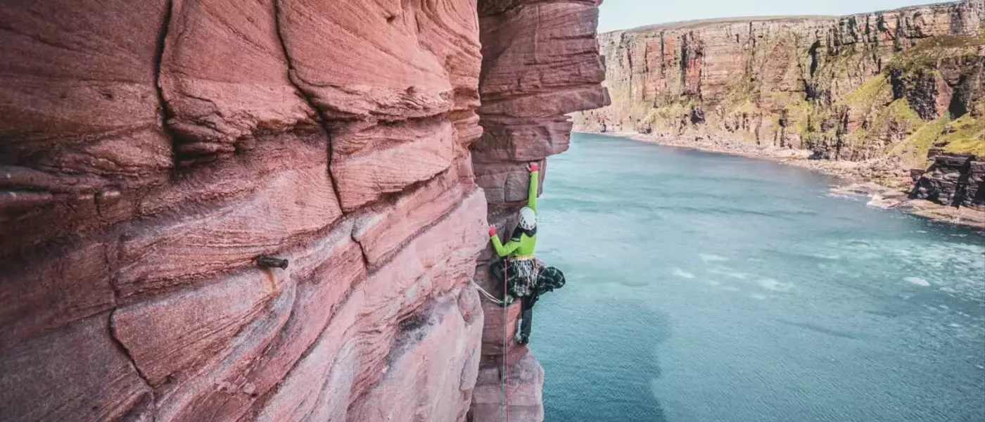 Les tours d’Écosse : L’ascension du légendaire Old Man of Hoy