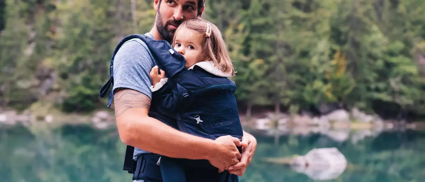 Conseils pour habiller les enfants en randonnée avec un porte-bébé