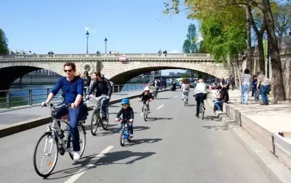 Le vélo au quotidien pour les étudiants : conseils pratiques et sécurité