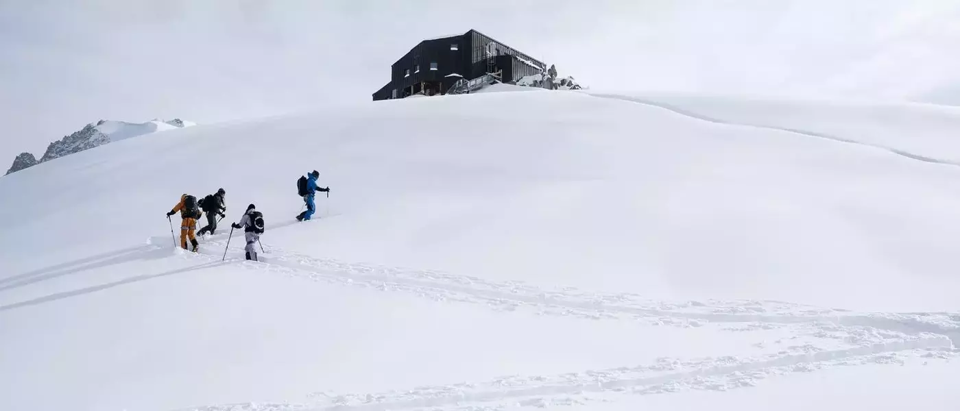 Guide Complet pour l'Équipement de Ski de Randonnée : Optimisez Votre Ascension et Votre Descente
