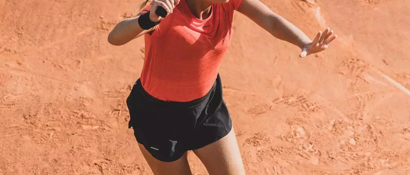 Maîtriser le Coup Droit Défensif au Tennis