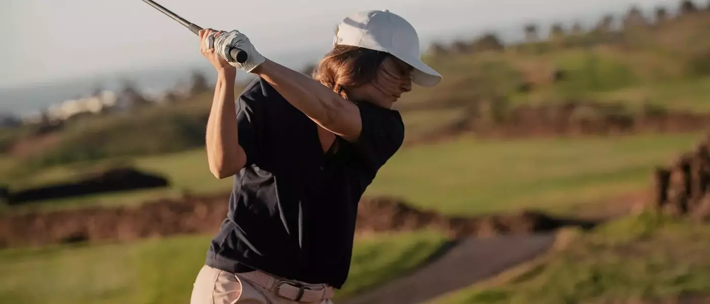 Maîtriser les Fondamentaux du Swing de Golf : Guide Complet pour Débutants