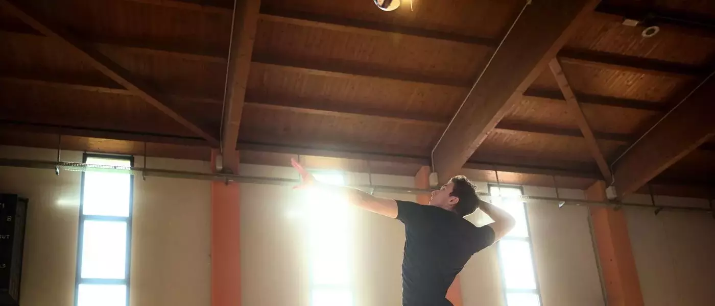 L'évolution des services au volley-ball : techniques et stratégies