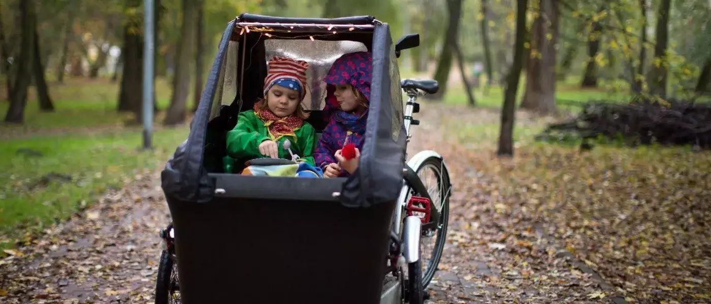 Maintenir la Chaleur des Enfants à Vélo en Hiver : Guide Complet