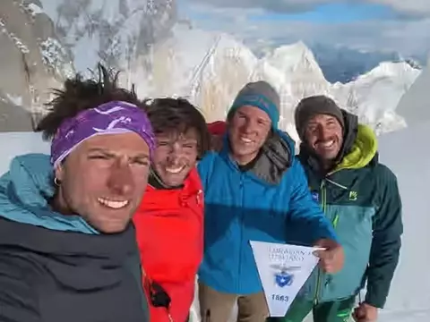 Ascension historique : Une équipe italienne conquiert la face sud-est du K7 principal