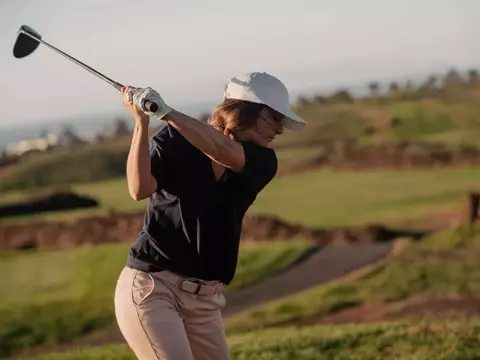 Maîtriser les Fondamentaux du Swing de Golf : Guide Complet pour Débutants