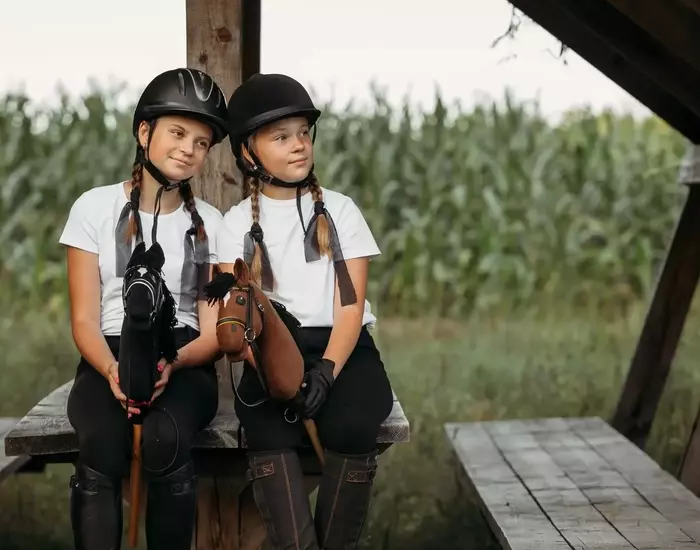 Le Hobby Horse : Un Sport Créatif Venu de Finlande qui Combine Effort Physique et Imagination