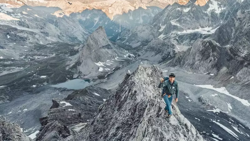 Dangers rocheux en montagne estivale : Comprendre et prévenir