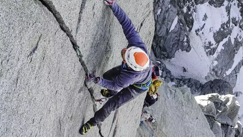 Ascension historique aux Drus : la "Voie des Papas" enfin lib￩r￩e