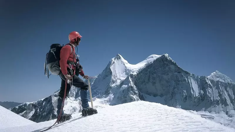 Sept ascensions marquantes de l'alpinisme au XXe siècle
