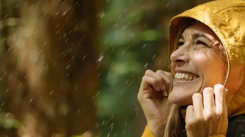 Randonner sous la Pluie : Une Aventure Inattendue et Bienfaisante