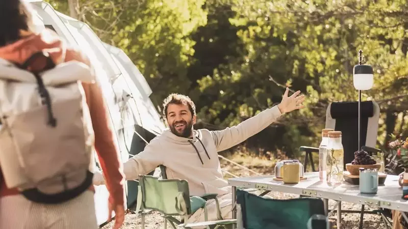 Cuisiner en Camping ou en Van : Guide Complet pour des Repas Savoureux en Plein Air