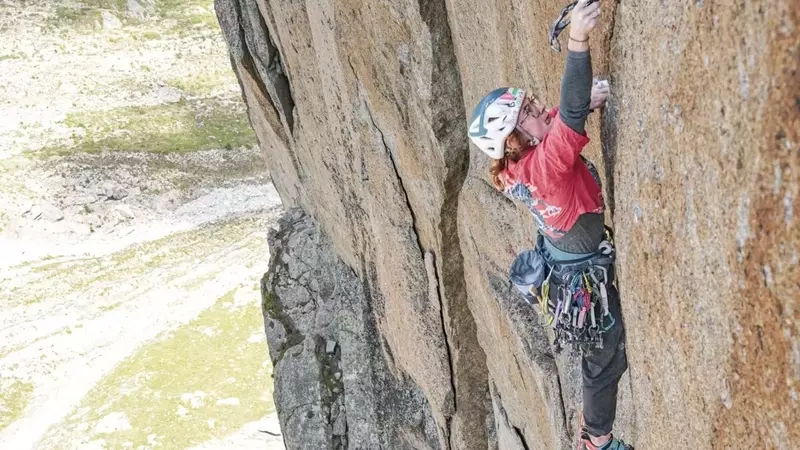 Soline Kentzel: Une Pionni￨re de l'Escalade sur "La Darbellay" au Petit Clocher du Portalet