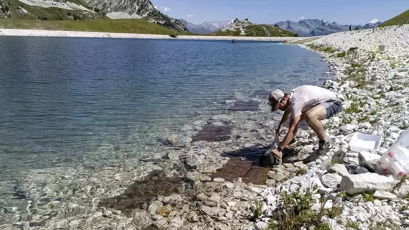 Améliorer la biodiversité des retenues d'altitude aux Arcs