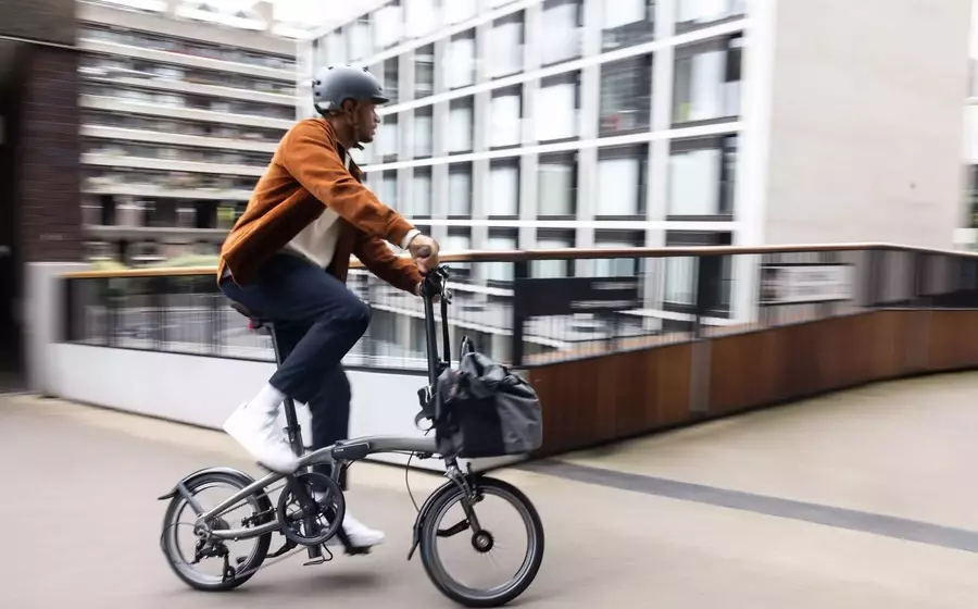 Débuter le Vélo Intermodal : Guide Complet pour une Mobilité Urbaine Optimale