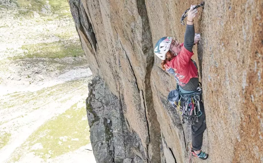 Soline Kentzel: Une Pionni￨re de l'Escalade sur "La Darbellay" au Petit Clocher du Portalet